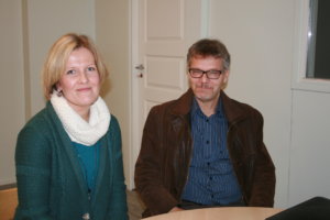 Kostiakeskuksen ohjaajina toimivat Kaisa Höijer ja Esa Seppänen.