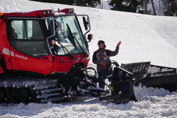 12 hours -kisassa Snow Parkin tuunaamiseen voi käyttää korkeintaan 12 konetuntia.