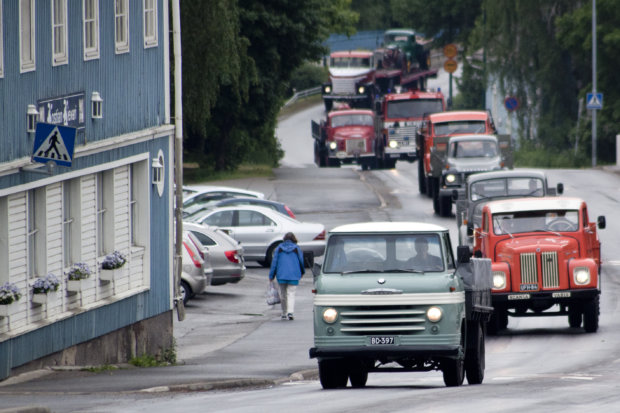 Parikymmentä museokuorma-autoa huristeli Pälkäneen halki kohti Kuopiota, jossa järjestettiin viikonloppuna Wanhojen kuorma-autojen näyttely.