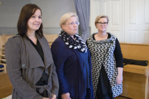 Valokuituyhtiön edustajat Jaana Koivisto-Virtanen, Virpi-Pohjola ja Pauliina Jaakkola olivat mukana Nuijan illassa.