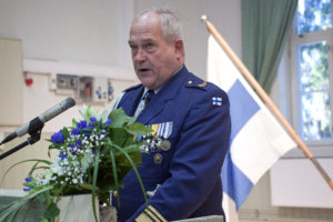 Heikki Lyytinen puhui itsenäisyyspäivän juhlassa Sahalahdella.