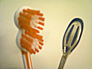 Hammasharjalla hampaat pysyvät puhtaina.