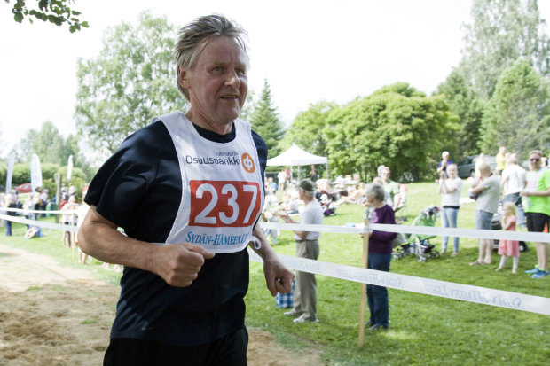 Rauno Haapanen starttaa lauantaina 15. kertaa Kukkia Triathloniin. Luopioisten entinen kunnanjohtaja on ollut mukana joka vuosi.