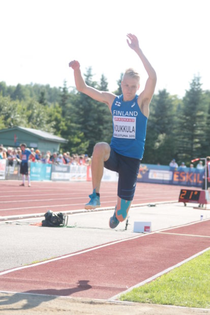 Nuorten EM-kisoissa kahdeksanneksi hypännyt Topias Koukkula voitti kolmiloikan Pohjoismaiden mestaruuden.