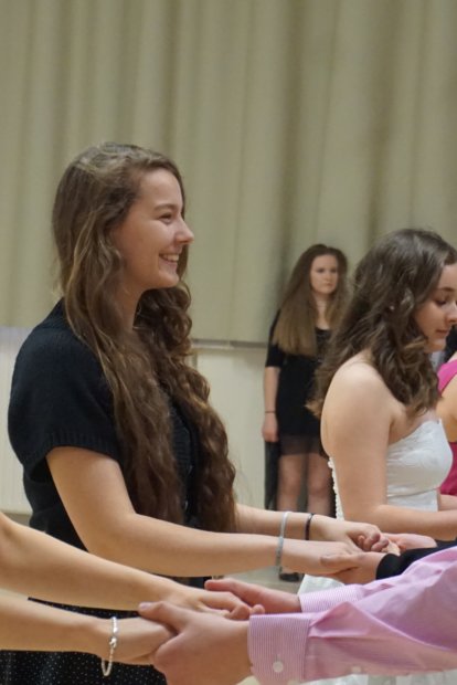 Yhdeksäsluokkalainen Natalia Szumska pitää tanssimisesta. 