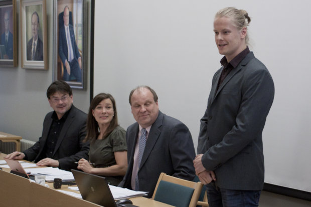 Pälkäneen hallintojohtajaksi valittu Tuomas Hirvonen kiitteli päättäjiä luottamuksesta ja sanoi käärivänsä hihat saman tien.