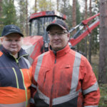 Metsäkonepariskunta hoitaa työmaat yhdessä