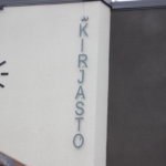 Lukiolaisten töitä on esillä Kangasalan pääkirjaston Terrassa
