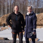 Villa Rohola nouseekin Tommolaan – Johanna ja Kimmo Rohola ehtivät ensimmäisinä rakennustöihin uudella Tommolan alueella