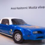 Anssi Kasitonnin näyttely aukesi Mobiliassa – saako ajoneuvoista edelleen tykätä ilmastokriisin aikana?