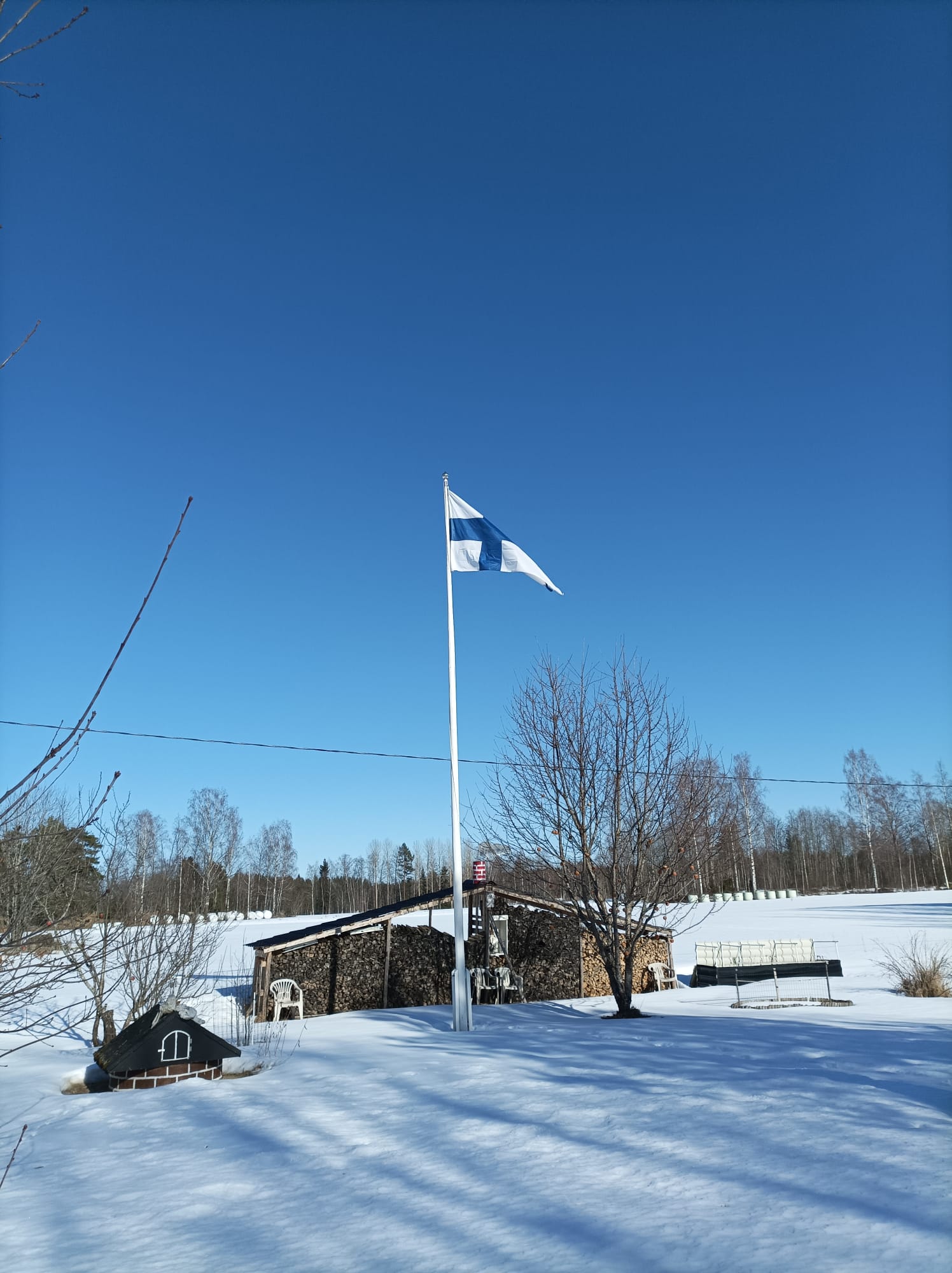 Lukijan kuva: Lippu liehuu Suomen ja Naton kunniaksi - Sydän-Hämeen Lehti