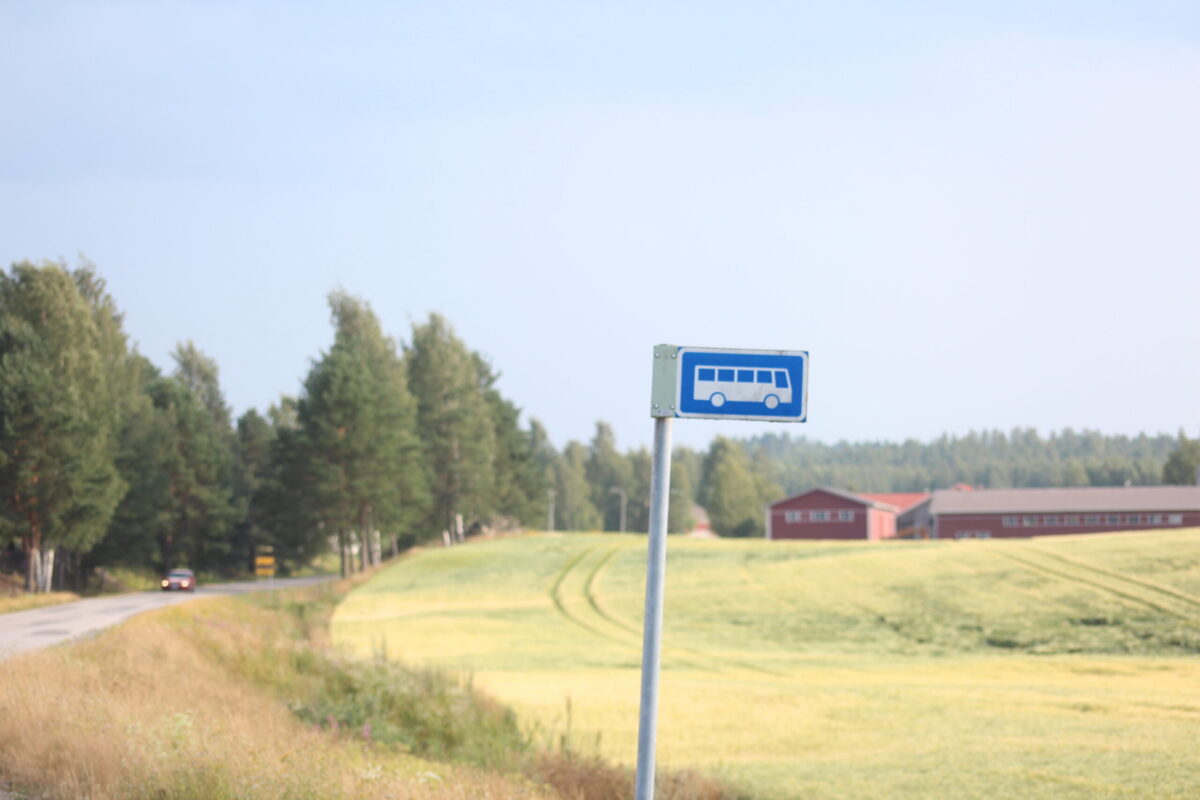 Bussivuoroja vaikea säätää – ”Lipputuloja on pakko miettiä”