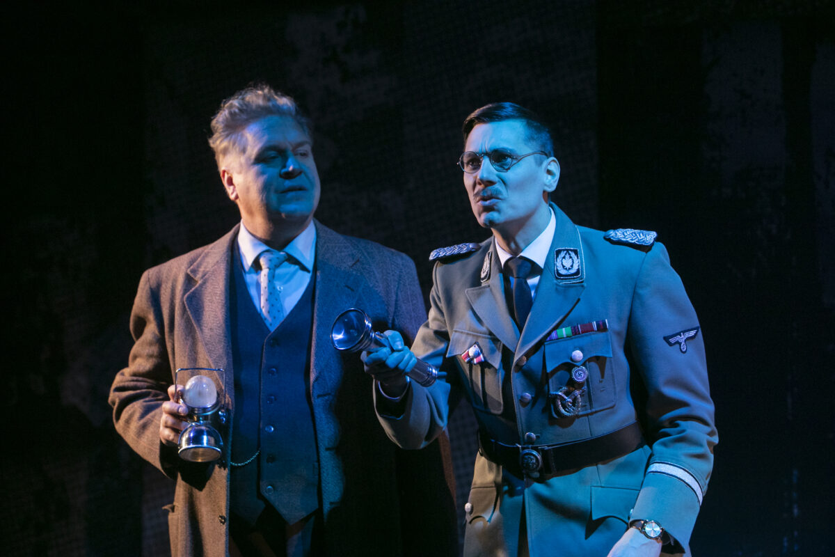 ”Näyttämötaikuri” ja puolen vuoden salapoliisityö – Juha Siltanen teki näytelmän Heinrich Himmlerin vierailusta Sydän-Hämeeseen